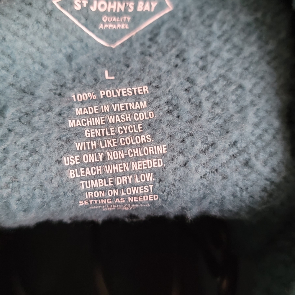 Fleece Zip-Up! - Picture 3 of 3